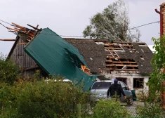 Vētras postījumi Dobeles novada Augstkalnē.