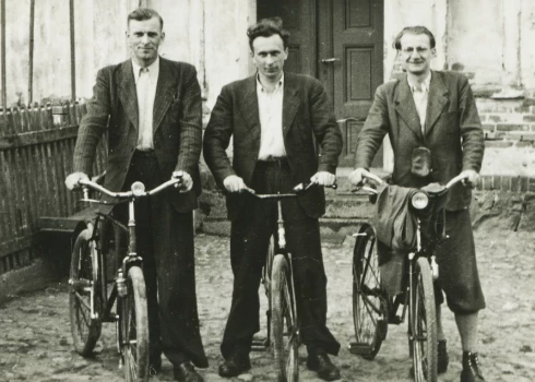 Kā laika gaitā mainījies velosipēds? Latvijā divriteni tā pirmsākumos sauca par vellapēdu