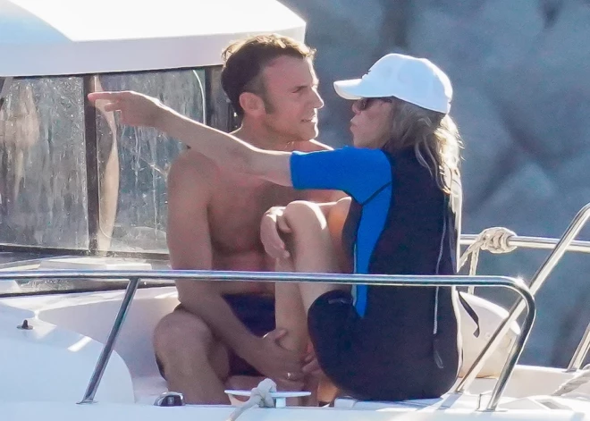 NO CREDIT - EXCLUSIVE - Emmanuel Macron and his wife Brigitte enjoy a boat day in Porquerolles island during their presidential holidays in South of France Set ID: 605172 Vida Press