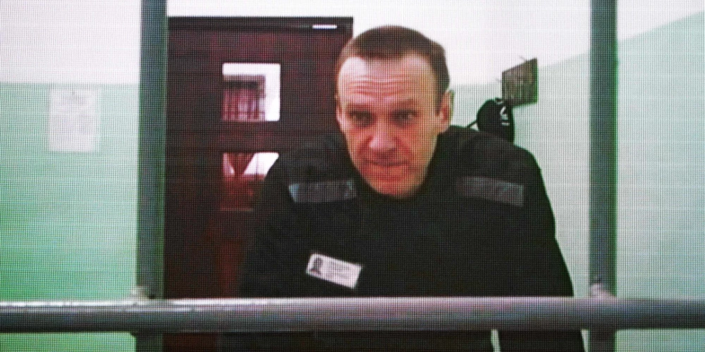 Krievijā sākusies tiesas prāva pret Navaļnija sabiedroto Kseniju Fadejevu