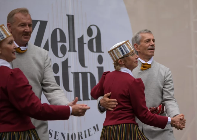 13. augustā, Rīgas centrā – Esplanādes parkā –, norisinājās sestais īpaši vecākajai paaudzei veltītais festivāls “Zelta ritmi”.