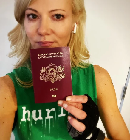 Sarma Melngailis savulaik tika tiesāta saistībā ar nodokļu krāpšanu, shēmošanu, darba likuma pārkāpšanu un citiem noziedzīgiem nodarījumiem.