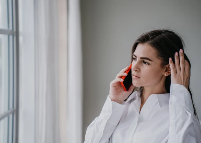 Šovasar telefonkrāpnieki no iedzīvotājiem izkrāpuši ievērojamas naudas summas