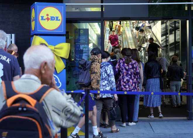 Tas ietaupīs katra laiku! Rīdzinieks atklāj, kā patiesībā būtu jāuzvedas Lidl veikalu kasu zonā