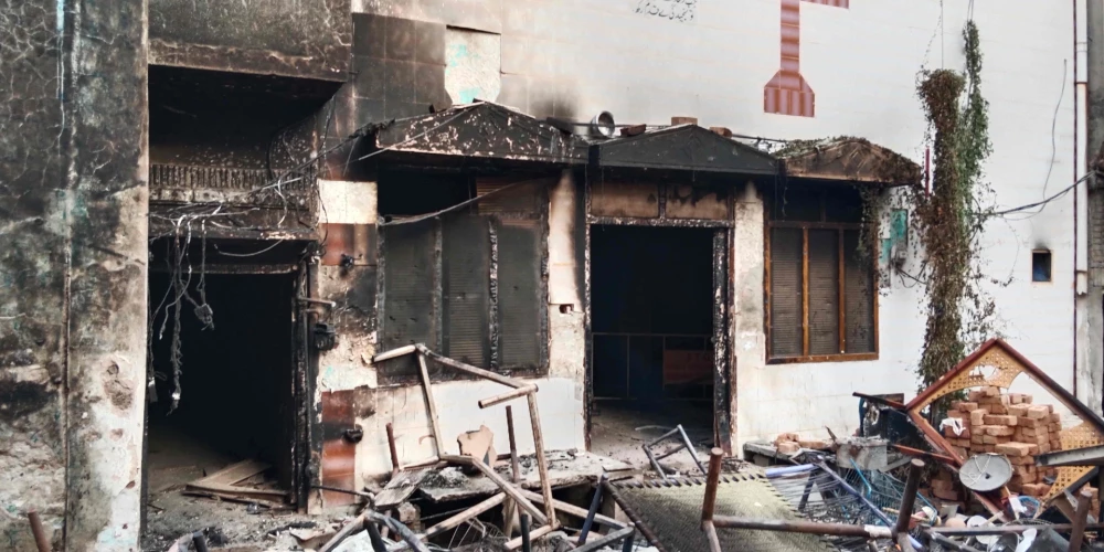 Pakistānā pēc apsūdzībām zaimošanā aizdedzinātas vairākas baznīcas