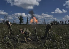 Ukrainas karavīri netālu no Bahmutas.