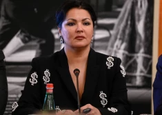 Operzvaigzne Anna Ņetrebko.