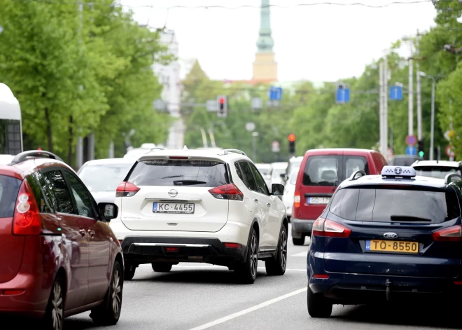 Satiksmes ierobežojumi Rīgas svētku laikā