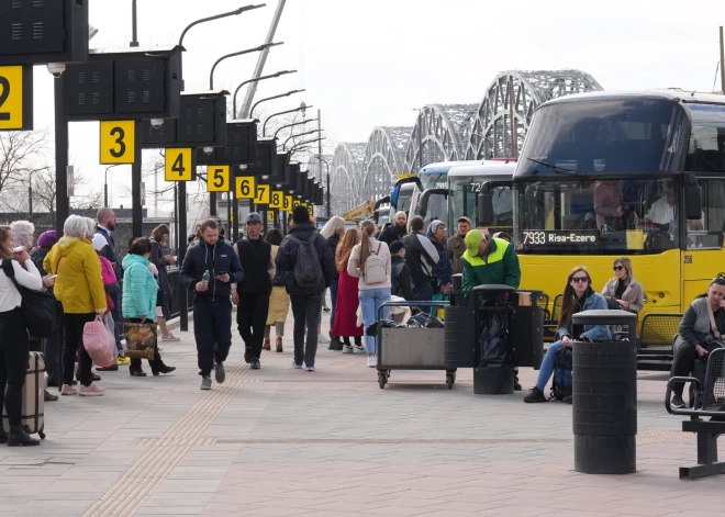 Piektdien atcelti 42 autobusu reisi starp Rīgu un Ķekavu