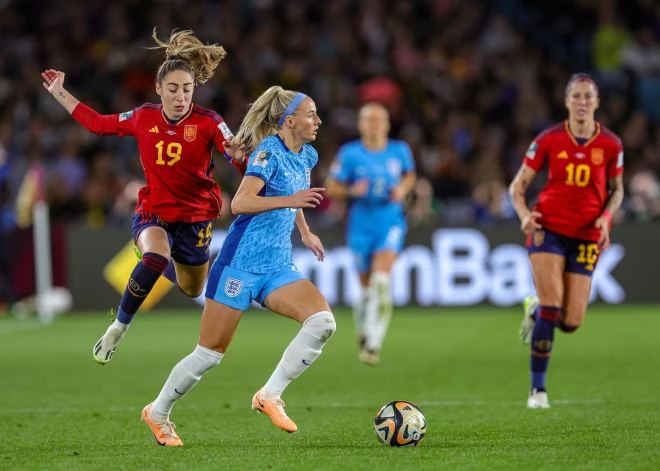 Spānijas futbolistes pirmo reizi kļūst par pasaules čempionēm