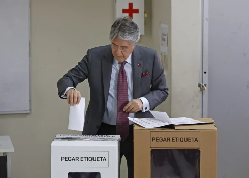 Ekvadorā notiek prezidenta vēlēšanas