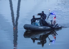 Сотрудники Государственной пожарно-спасательной службы.