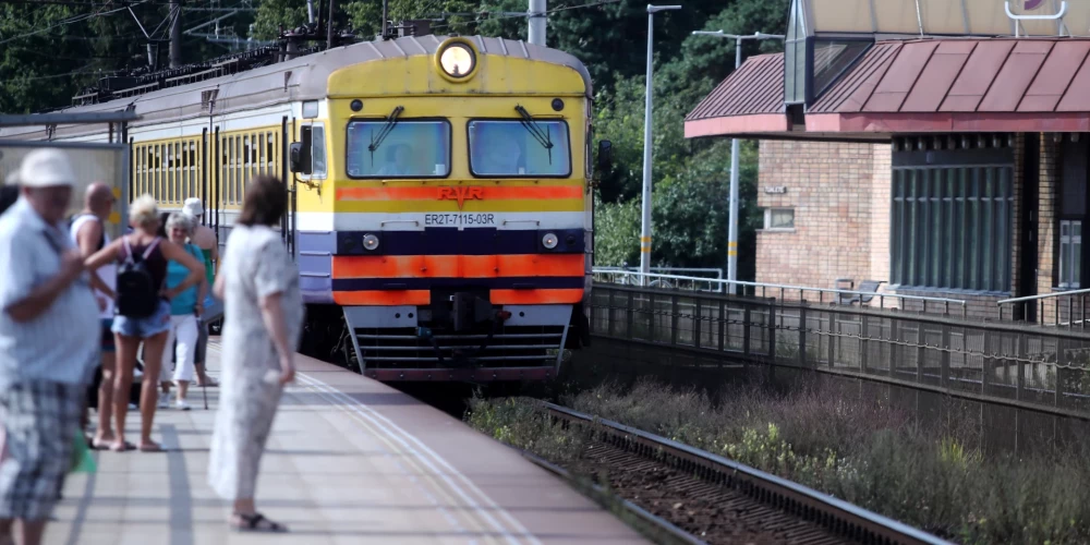 Pasažieru trūkuma dēļ slēgs sešas dzelzceļa pieturas elektrovilcienu maršrutos