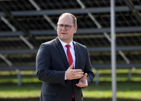 KNAB piemērojis 70 eiro sodu klimata un enerģētikas ministram par nelikumīgu amata savienošanu