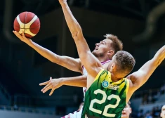 Latvijas basketbola izlase pēdējā pārbaudes spēlē saņem pamatīgu pērienu no Lietuvas, pārtraucot vēsturisko uzvaru sēriju