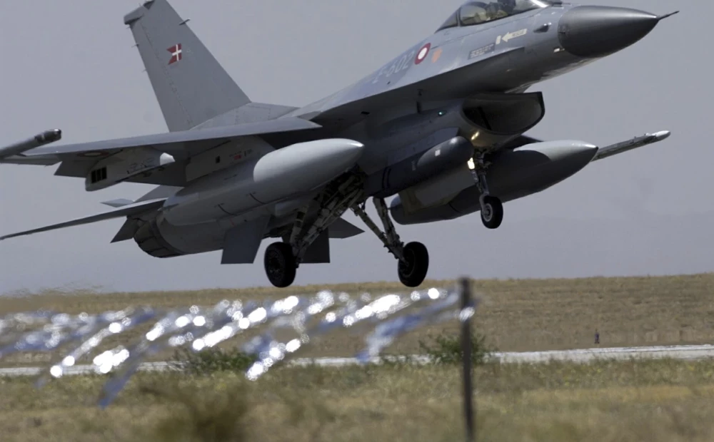 Norge vil gi Ukraina F-16 jagerfly