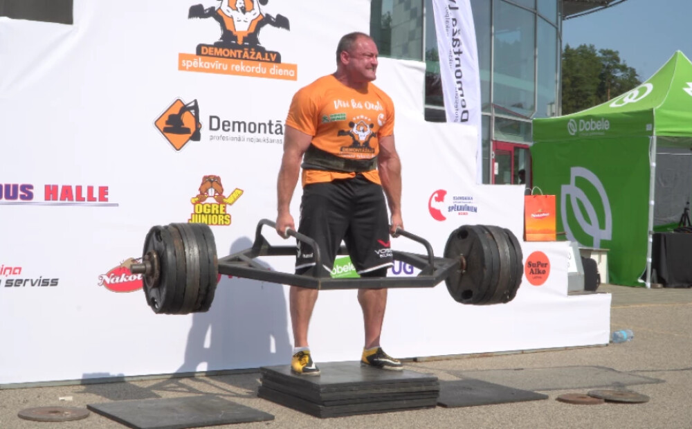 FOTO: Latvijas spēcīgākie vīri rekordu dienā Ogrē tiek pat pie jauna pasaules rekorda