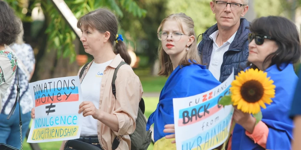 Sanākušos sveica Zemessardzes orķestris, kas izpildīja latviešu un ukraiņu tautasdziesmu motīvus. Tika izpildītas arī Latvijas un Ukrainas himnas.