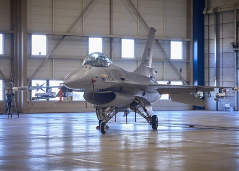 ASV septembrī sāks apmācīt Ukrainas pilotus lidojumiem ar F-16