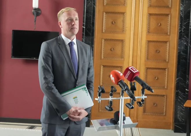 Izvēle, kuri politiskie spēki būs valdībā, ir premjera lēmums, norāda Valainis