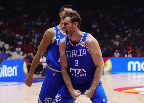 Itālijas basketbola izlase, neraugoties uz pieticīgu sākumu tika pie pārliecinoša panākuma.