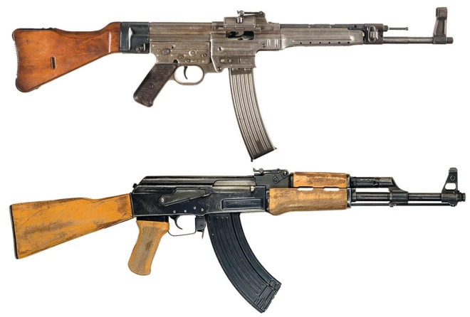 Vācu triecienšautene Stg.44 un padomju Kalašņikova automāts AK-47 ir apbrīnojami līdzīgi.