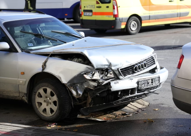 Sestdien ceļu satiksmes negadījumos cietuši 15 cilvēki