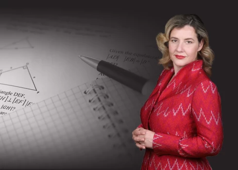 "Būtiski jāmainās attieksmei pret skolotāja darba prestižu," teic Dana Reizniece-Ozola.