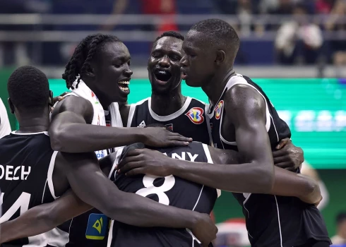 Dienvidsudāna uzvar un saglabā cerības par Top16; pirmais panākums arī Kaboverdei
