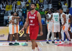 Kotdivuāras basketbolisti mača izskaņā pieveic Irānu un izcīna pirmo uzvaru