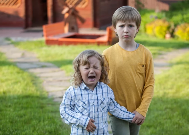 "Mans bērns – kā gribu, tā audzinu?!" NĒ - kur un kā ziņot par vardarbību pret bērniem