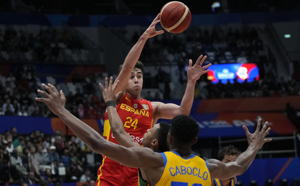 Spānijas basketbolisti uzvar Brazīliju un kļūst par Latvijas pretiniekiem otrajā posmā