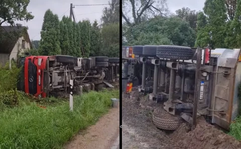 Порно видео Подсматривает в автобусе. Смотреть видео Подсматривает в автобусе онлайн