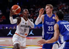 Vācijas basketbolisti pieveic somus un Pasaules kausa finālturnīru turpina bez zaudējumiem; trešais panākums arī Dominikānai