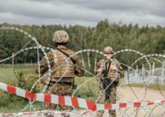 Šķēršļa uzlikšanas laiks karavīriem aizņēma aptuveni stundu.