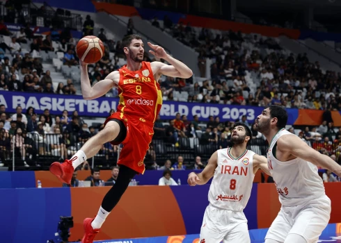 Latvijas basketbolistu nākamā pretiniece Spānija izrēķinās ar Irānu