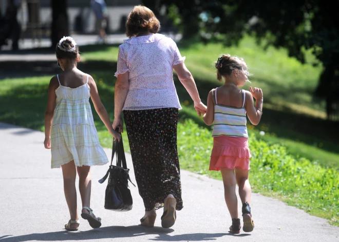 Summas no desmitiem līdz vairākiem simtiem eiro: tūkstošiem cilvēku Latvijā nemaz nezina, ka var atgūt naudu no valsts