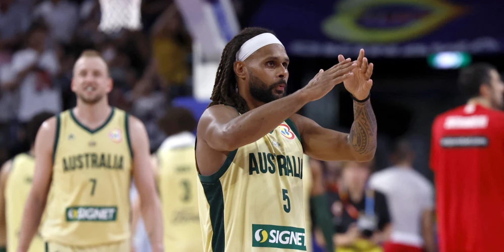 Austrālijas basketbolisti svin uzvaru savā pēdējā Pasaules kausa cīņā