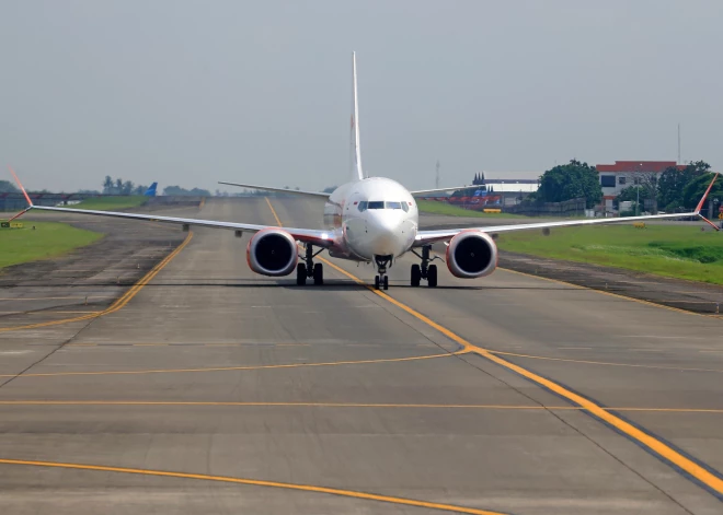 Francija vēršas pret lētām aviobiļetēm