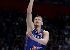 25 gadus vecais Serbijas izlases basketbolists Simaničs Pasaules kausa mačā gūtās traumas dēļ zaudējis nieri