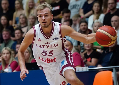 "Ļoti priecājos par viņiem, un ceru, ka viņi arī par mums priecājas," par Lietuvas basketbola izlases panākumiem Pasaules kausā saka Žagars.