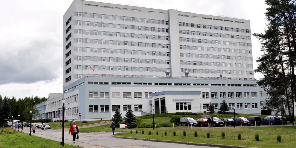 Даугавпилсская больница на грани банкротства: ждать в приемном отделении придется 10-12 часов