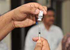 EK apstiprina jaunu vakcīnu pret Covid-19