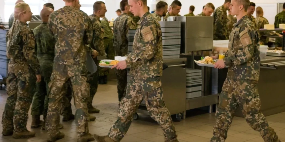 Ministrija vēl turpina darbu pie jauna armijas pārtikas iepirkuma dokumentācijas sagatavošanas
