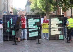 VIDEO: pie Saeimas norit pikets pret dārgu elektrību - to vada "Ufo" un bijušais Valkas mērs