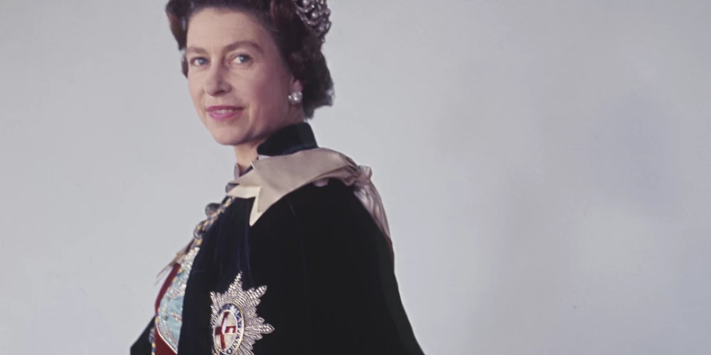 Первая годовщина смерти любимой королевы - Карл III обратился к нации