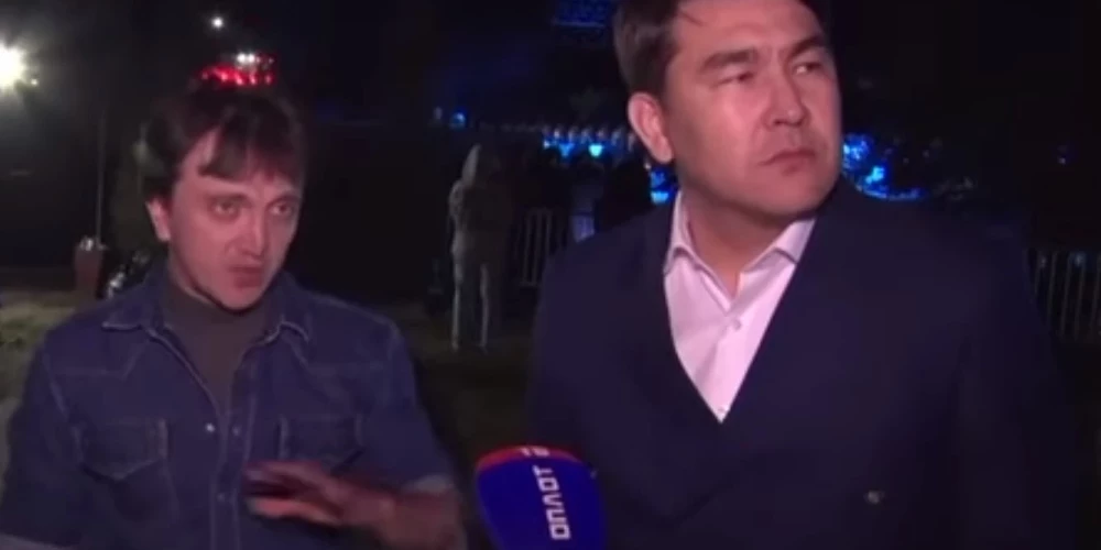 Денис Дорохов и Азамат Мусагалиев после выступления в Донбассе.