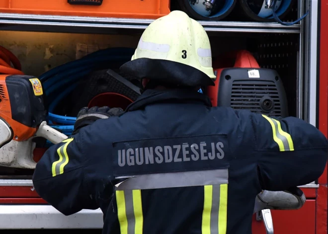Ugunsdzēsējs Vidzemē nodarījis miesas bojājumus privātpersonai; plāno uzsākt kriminālvajāšanu
