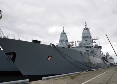 Vācijas fregate "Hamburg" Rīgas ostā pirms manevru sākuma.
