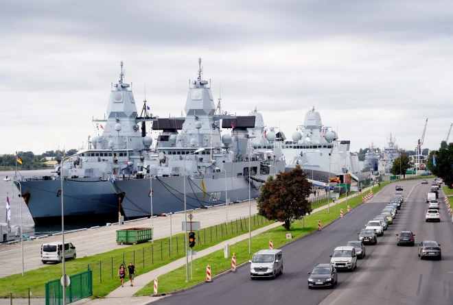 В Рижский порт прибыли военные корабли из Германии.